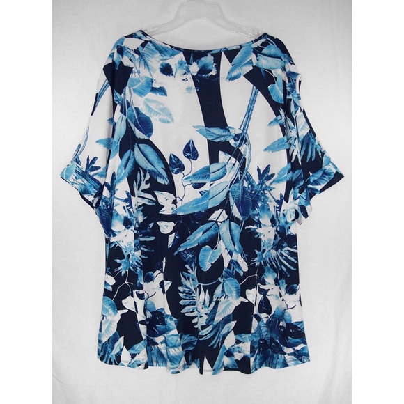 ESSENTIALS By Milano 2X Blue Floral Hi-Lo Hem Top - Picture 5 of 8